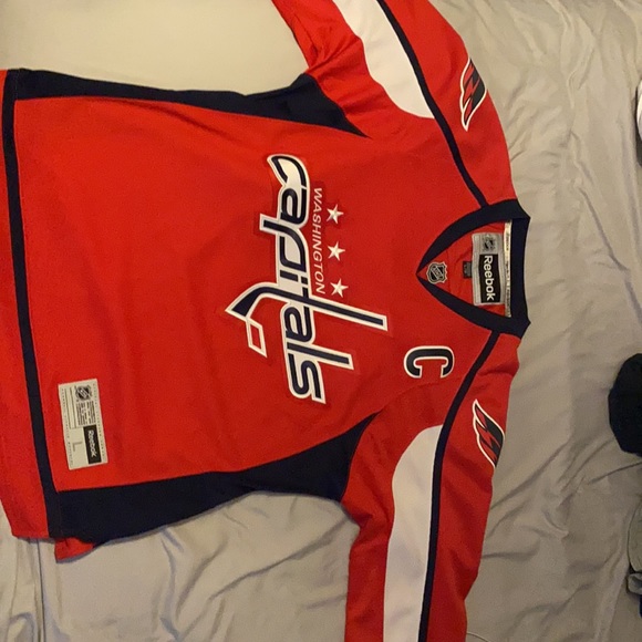 Alex Ovechkin Old Jersey Size L - Picture 2 of 3